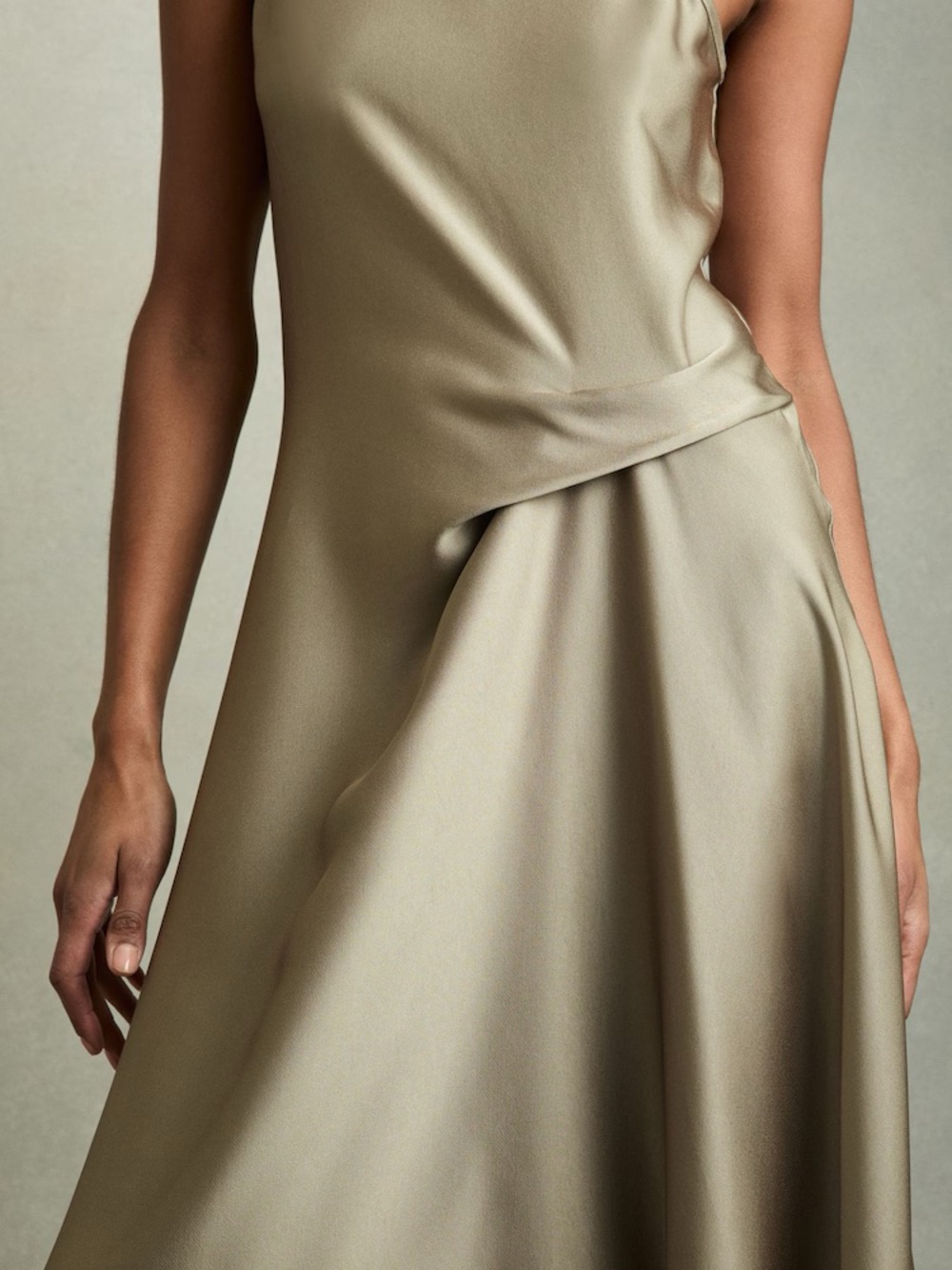 NWT REISS Satin Drape Tuck Midi dress in Khaki - Picture 2 of 10